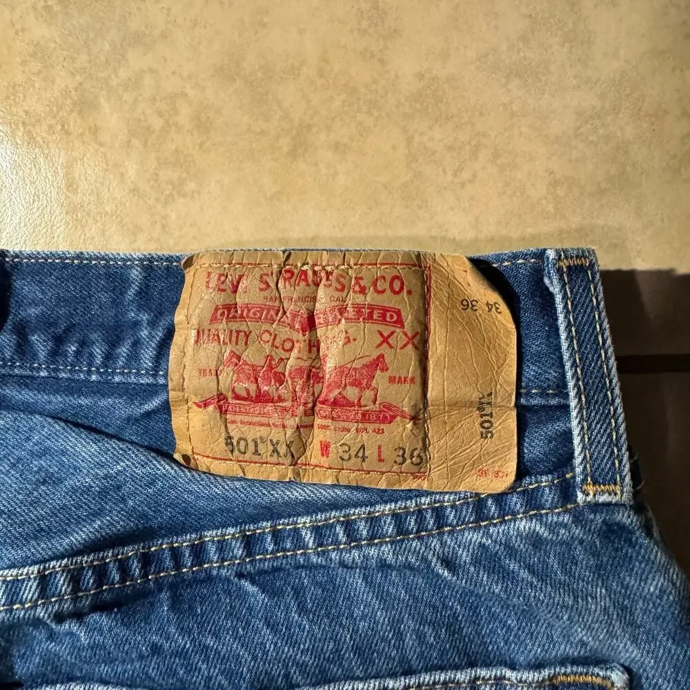 VIntage Levi’s y2k 505 Blue cotton jeans Size 34x36 in mens relaxed fit